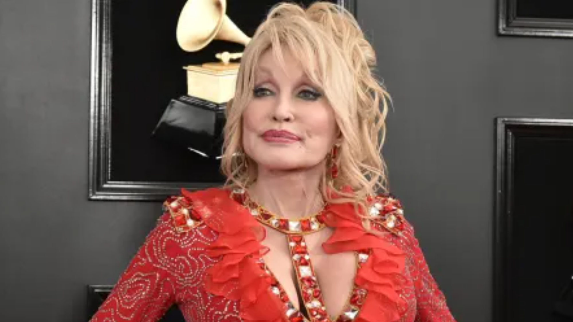 Dolly Parton annule ses spectacles à Vegas après avoir annoncé à ses fans « une petite mauvaise nouvelle » dans une mise à jour sur la santé