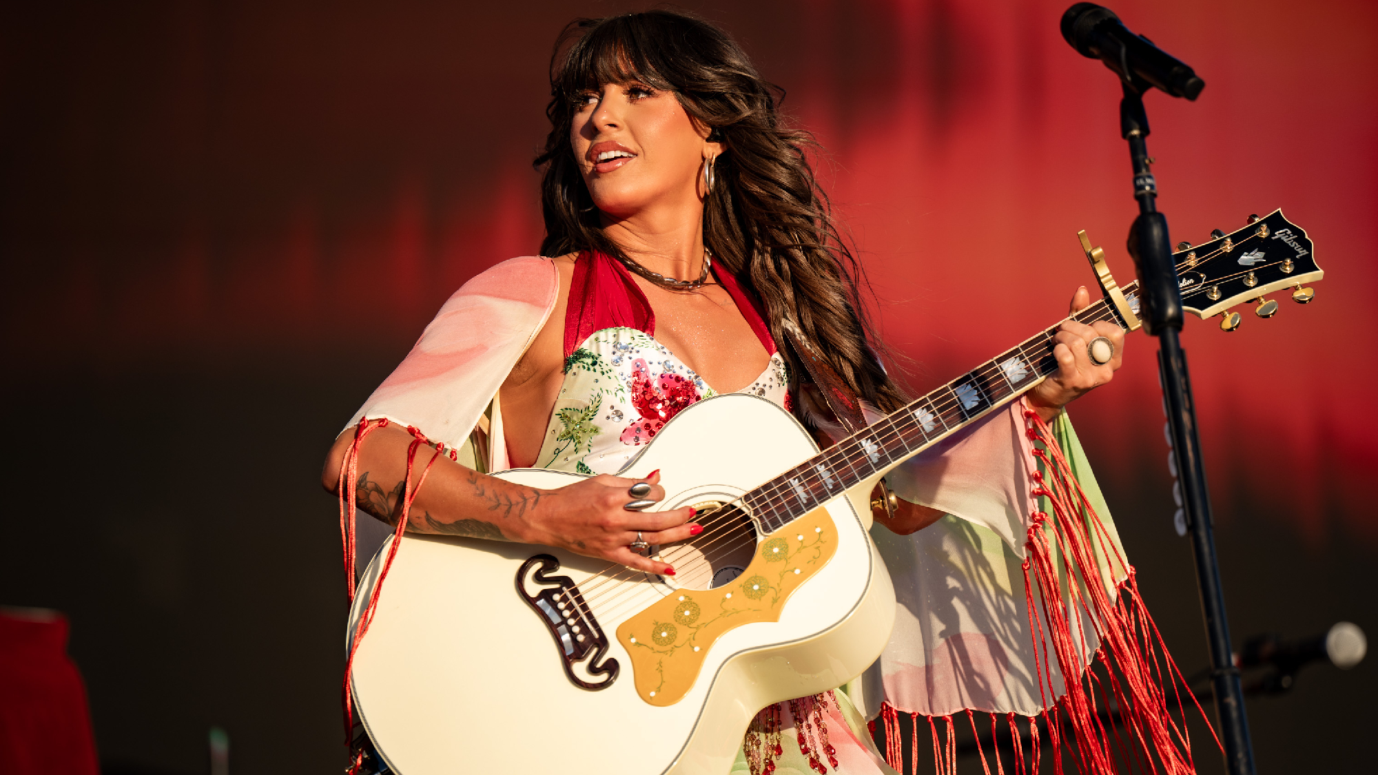 Ella Langley et Morgan Wallen franchissent une étape rare, jamais vue depuis Kenny Rogers et Dolly Parton