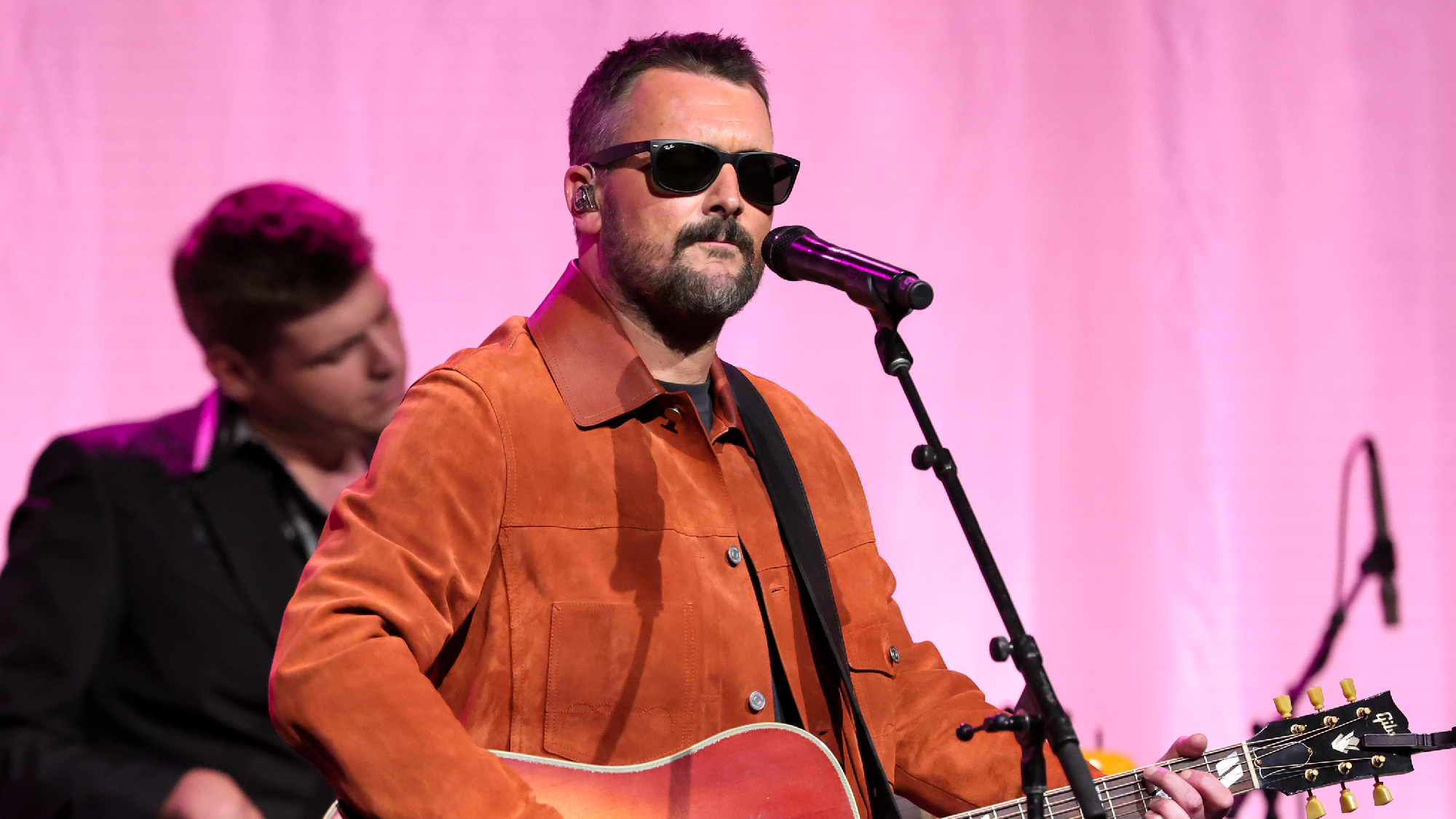 Eric Church se souvient avoir fait ses valises pour quitter Nashville avant que son frère ne change tout