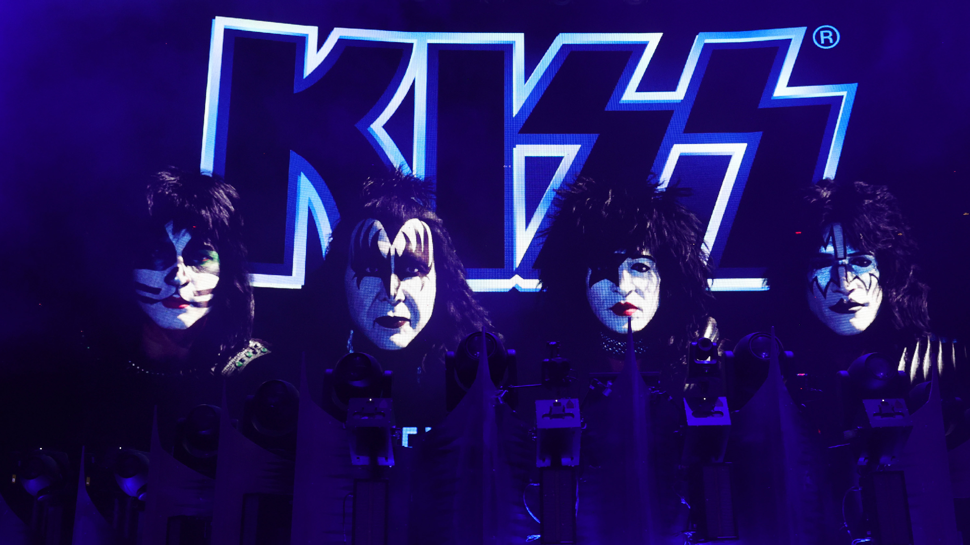Gene Simmons taquine la nouvelle chanson de KISS avant le lancement du spectacle Avatar