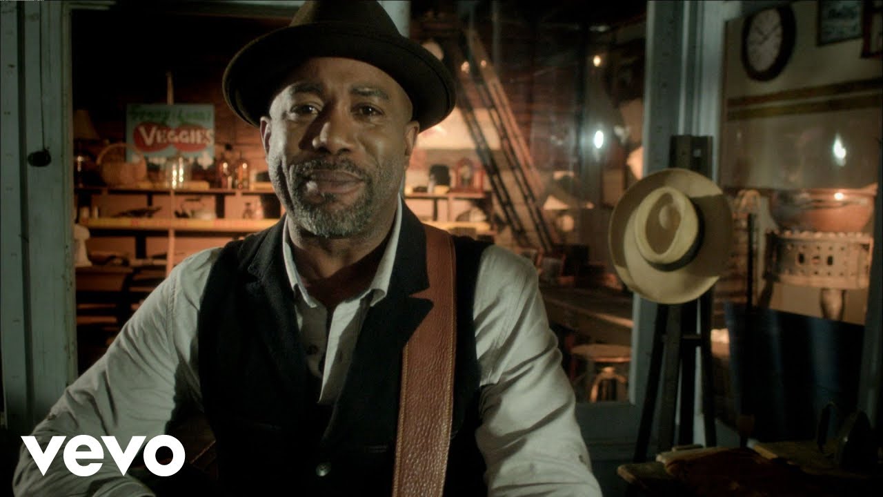 Hootie & the Blowfish sur la scène des AMA, Darius Rucker reçoit une reconnaissance spéciale à l'occasion du Memorial Day avec le Veterans Voice Award