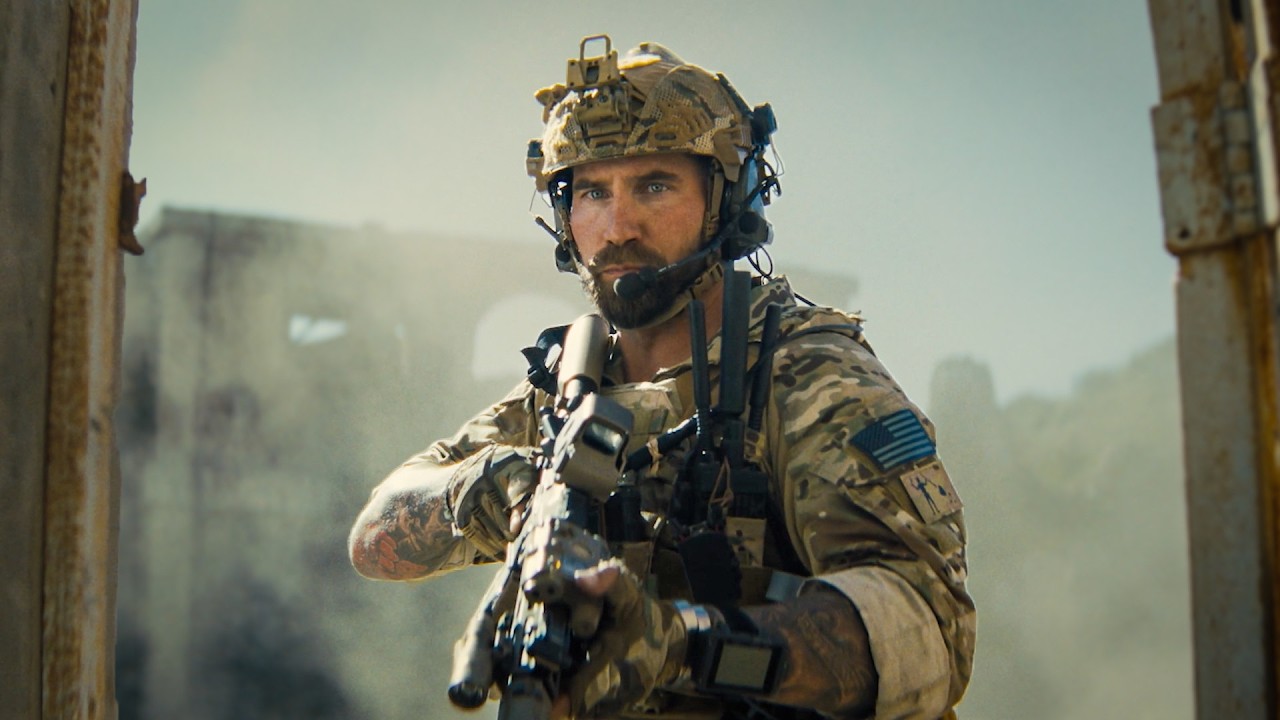Le cofondateur de Black Rifle Coffee rend hommage aux soldats tombés au combat à l'occasion du Memorial Day avec un nouveau clip émouvant