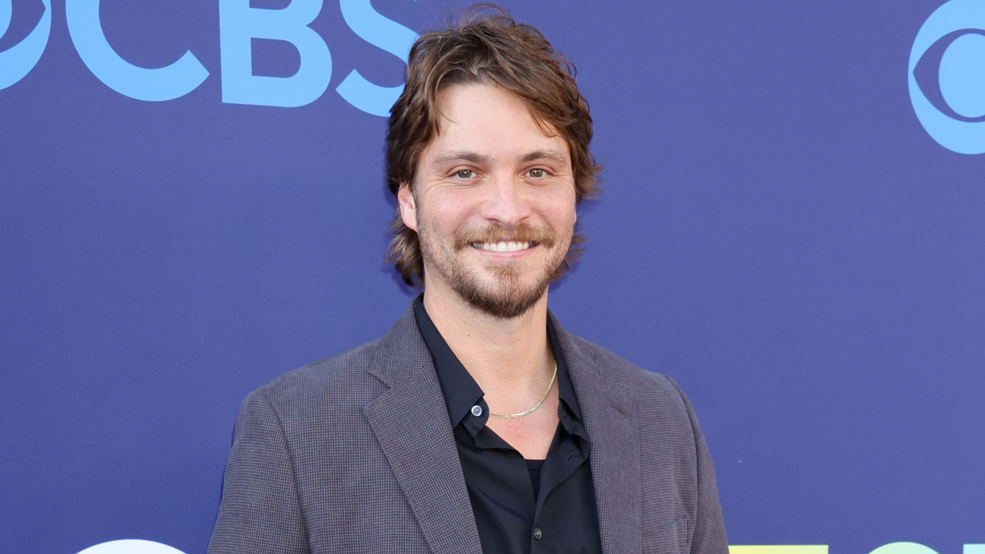 Le pilote raté qui a inspiré Luke Grimes à créer sa première chanson
