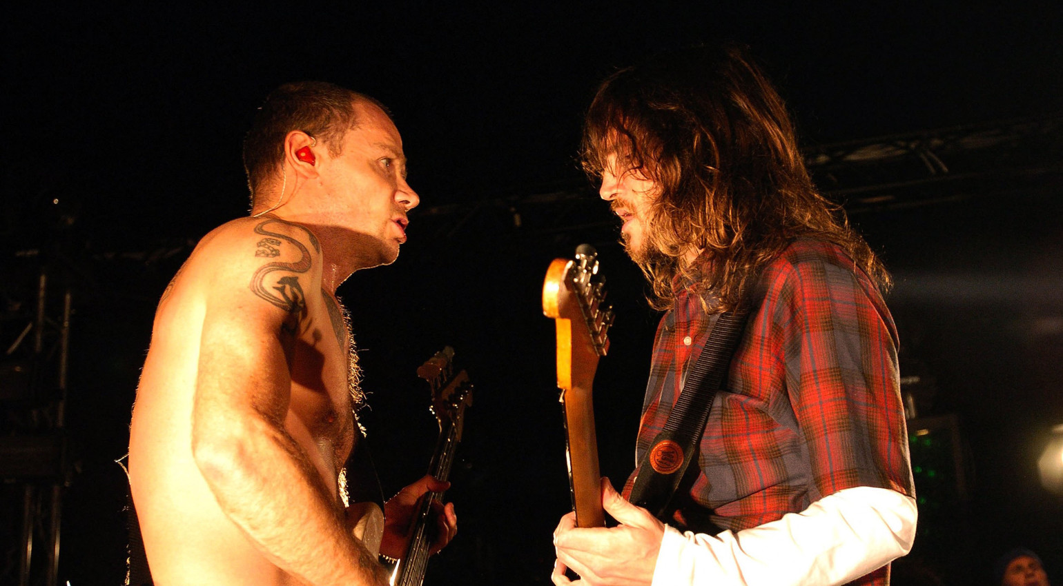 The Can't Stop Guitar Tone: Sound Like John Frusciante Using Plugins, a Budget Setup, or Studio Gear