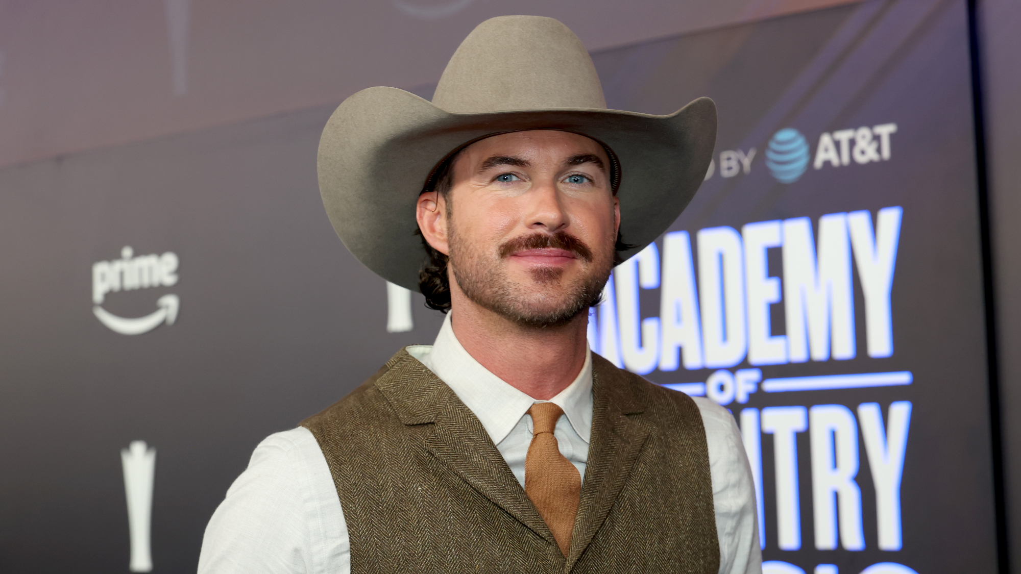 Riley Green avait la meilleure raison de ne pas proposer de rendez-vous aux ACM Awards – et cela impliquait Shania Twain