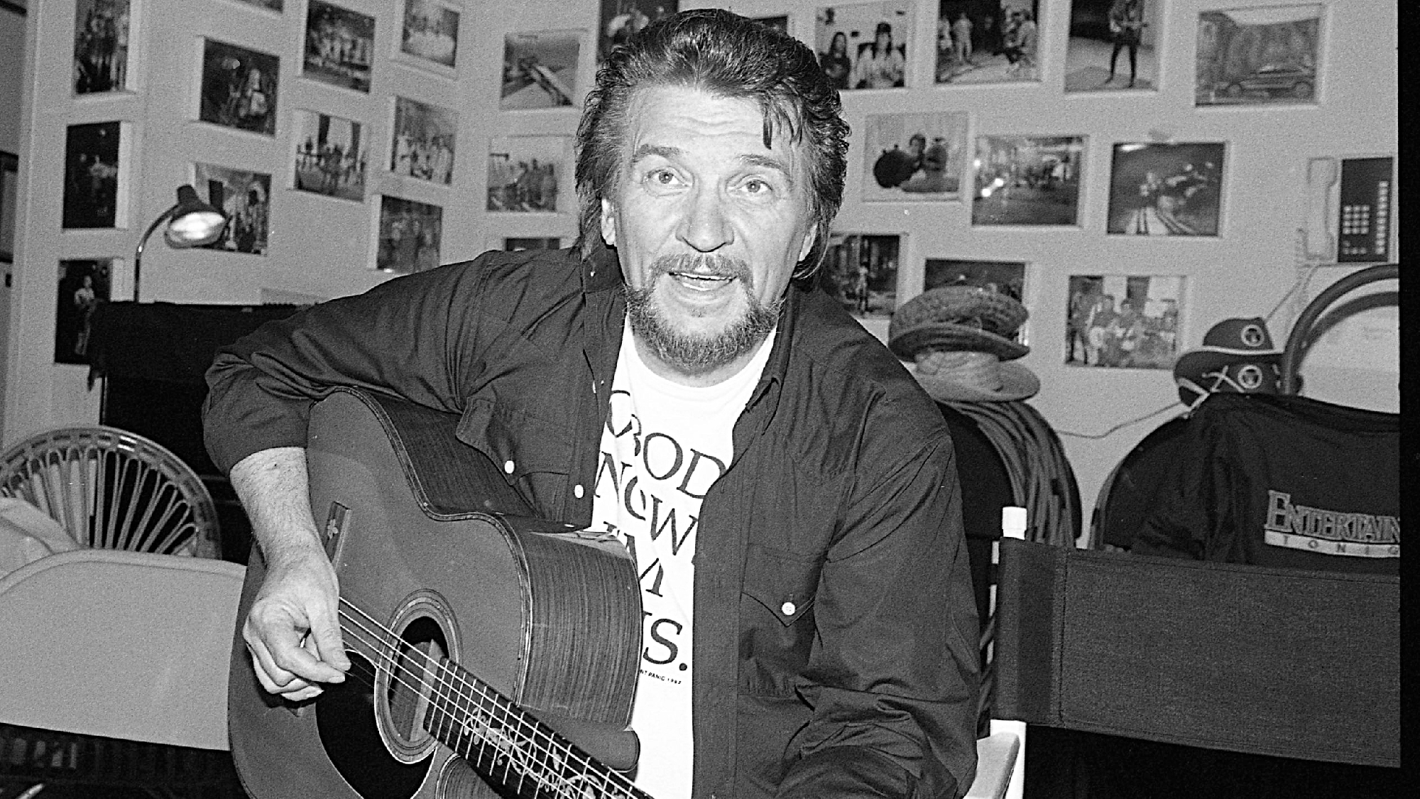 Un mystérieux panneau d’affichage californien rend les fans de Waylon Jennings en délire