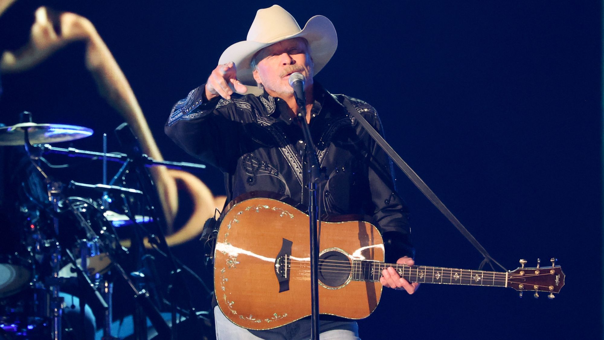 Alan Jackson Had an Important Message for Fans Attending Inaugural 5 O’Clock Somewhere Fest