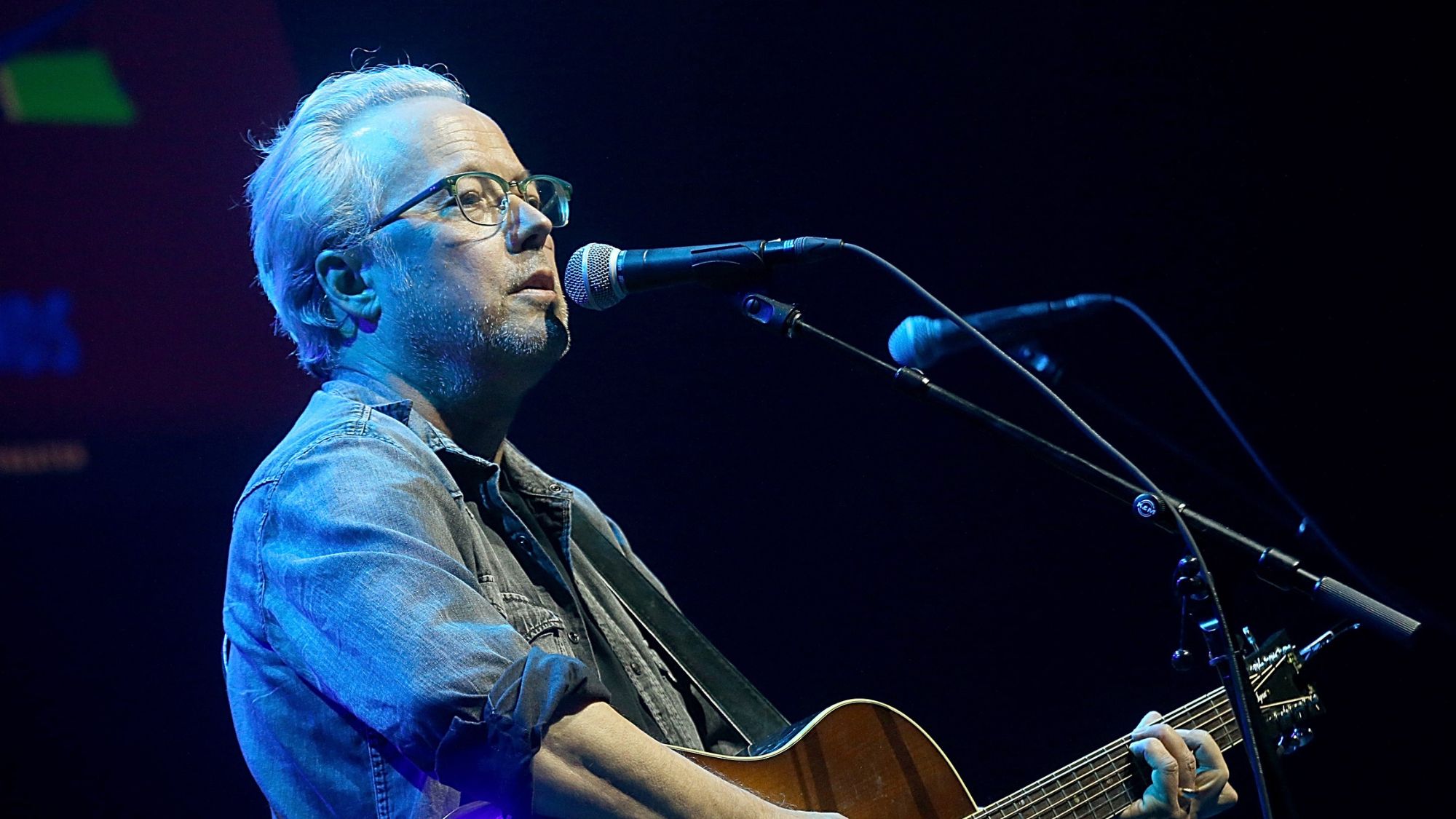 Les fans envoient leurs meilleurs vœux alors que Country Star reporte ses émissions en raison d’une « infection grave »